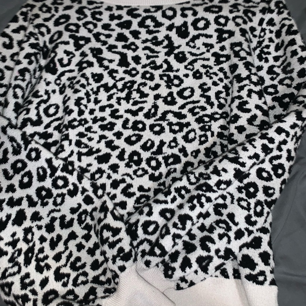 black & white JACK & AVERY sweater